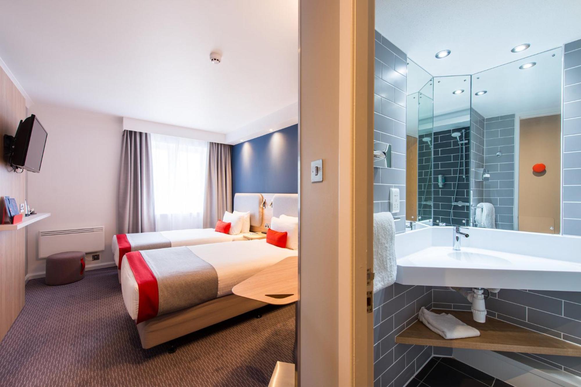 Holiday Inn Express Strathclyde Park M74, Jct 5 By Ihg Motherwell Exterior foto